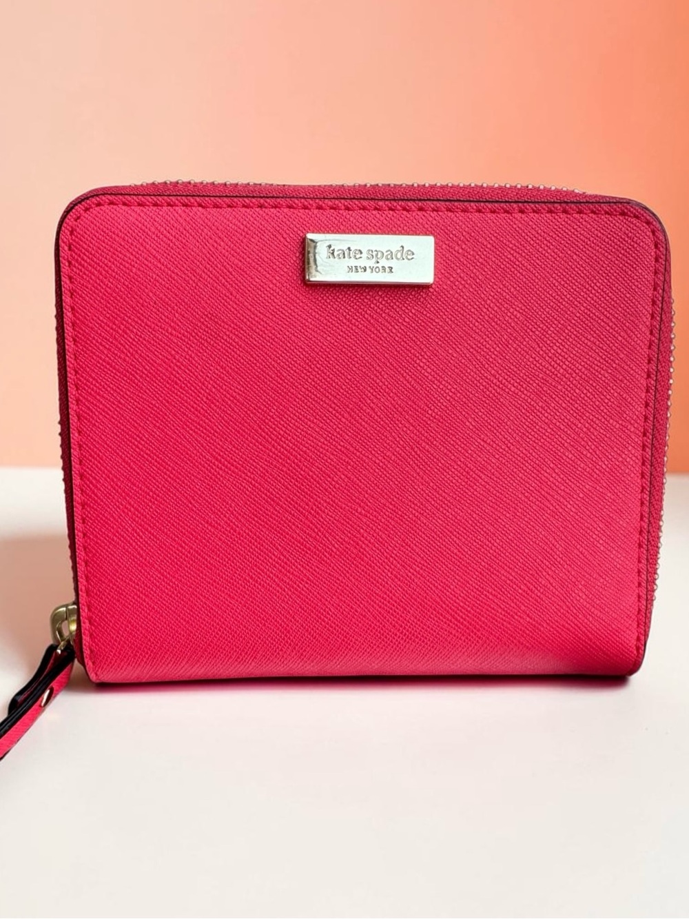 Kate Spade Laurel Way Darci Zip-Around Wallet in Coral Red. NWOT.